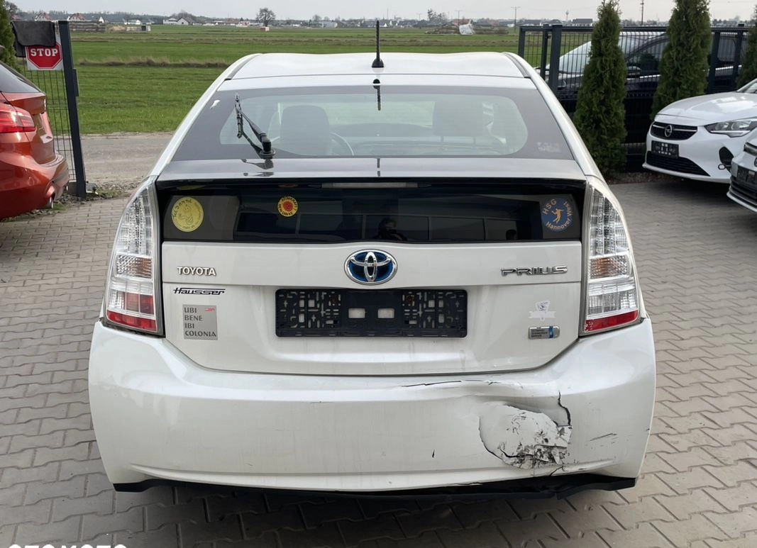 Toyota Prius cena 28900 przebieg: 300000, rok produkcji 2010 z Izbica Kujawska małe 56